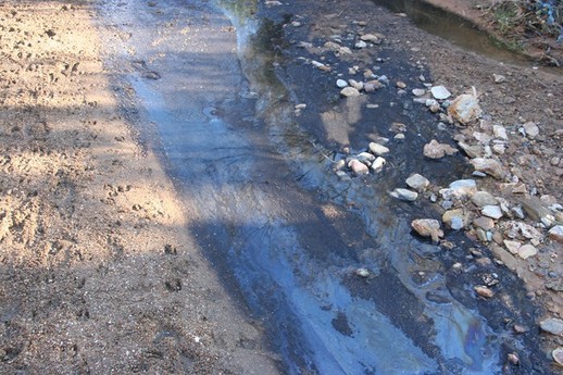 بني أوليشك / الدريوش : مخلفات معصرة زيتون " حديفة " تحول حياة عدد من الأسر إلى جحيم بجماعة وردانة