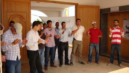 معطلو تمسمان في وقفة إنذارية أمام جماعة بودينار لمطالبة المسؤولين بتنفيذ الوعود معطلو تمسمان في وقفة إنذارية أمام جماعة بودينار لمطالبة المسؤولين بتنفيذ الوعود