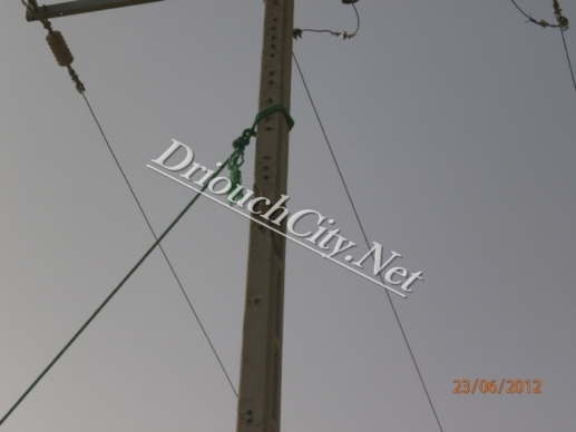 إقليم الدريوش / جماعة أولاد أمغار تمسمان:تساقط الأعمدة الكهربائية وONE  في نوم عميق ( صور )