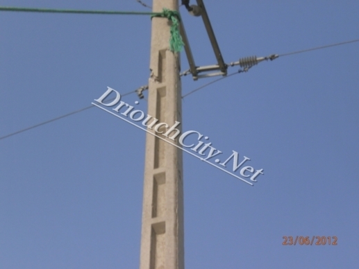 إقليم الدريوش / جماعة أولاد أمغار تمسمان:تساقط الأعمدة الكهربائية وONE  في نوم عميق ( صور )