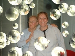 Pascale et Marie le 18 décembre 2006.