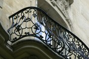 http://picasaweb.google.fr/denys.rousseau/HaussmannBalcons/photo?authkey=C8MARPHKx-o#s5045463742624330658