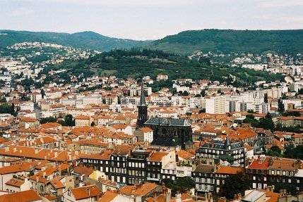 FAIRE DE CLERMONT-FERRAND UNE VERITABLE METROPOLE A DIMENSION EUROPEENNE