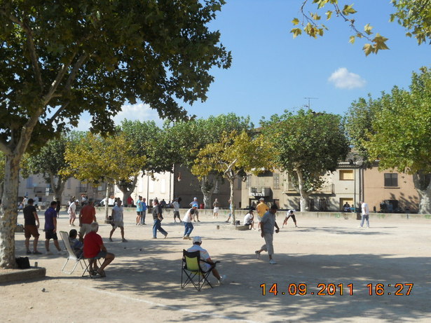 L'ombrage des platanes du boulodrome a ravi joueurs et spectateurs. L'ombrage des platanes du boulodrome a ravi joueurs et spectateurs.
