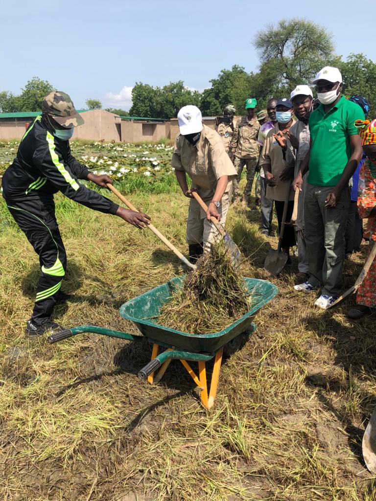 Tchad : le ministère de l’Environnement assainit le CEG de Toukra