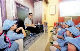 Oil painting portrays the Red Army during the Long March