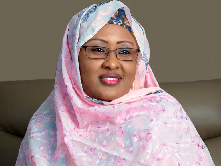 La Première Dame du Nigeria arrive à Londres au chevet de son mari