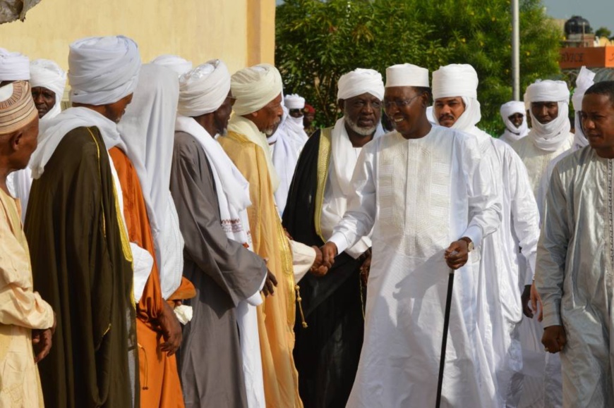 Au Tchad, le Président vient d'assister à la prière de la fête. Au Tchad, le Président vient d'assister à la prière de la fête.