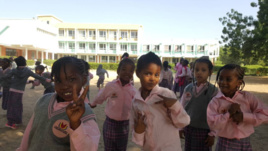 Des élèves du Complexe Scolaire Internationale Bahr (CSIB) à N'Djamena. Alwihda Info Des élèves du Complexe Scolaire Internationale Bahr (CSIB) à N'Djamena. Alwihda Info