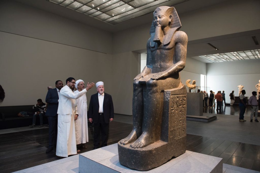 Les Chercheurs et les Intellectuels Visitent le Musée du Louvre à Abu Dhabi Les Chercheurs et les Intellectuels Visitent le Musée du Louvre à Abu Dhabi