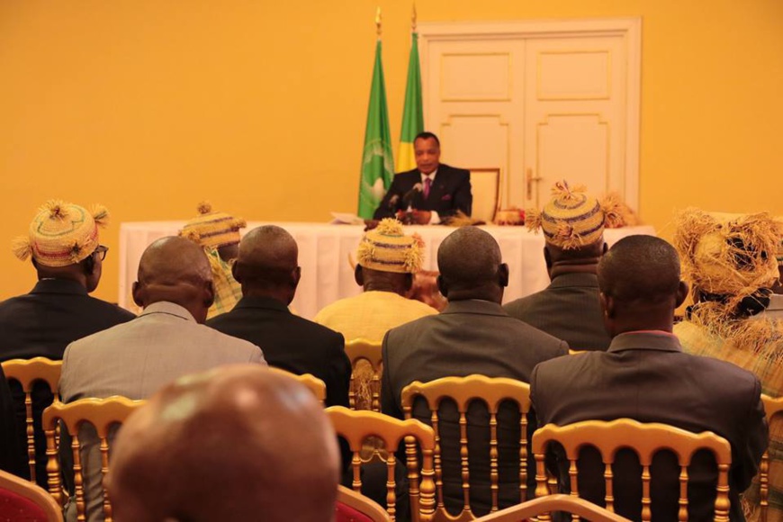 Denis Sassou N'Guesso et les notabilités de la Lekoumou Denis Sassou N'Guesso et les notabilités de la Lekoumou