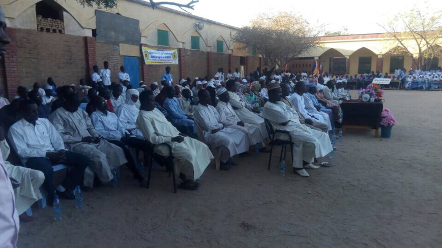 Tchad : des kits scolaires offerts aux lycéens à Abéché Tchad : des kits scolaires offerts aux lycéens à Abéché