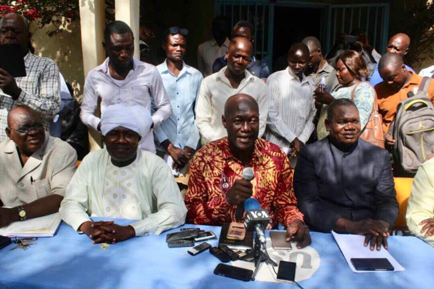 Des leaders syndicaux lors d'une assemblée générale à N'Djamena. Alwihda Info/D.W.