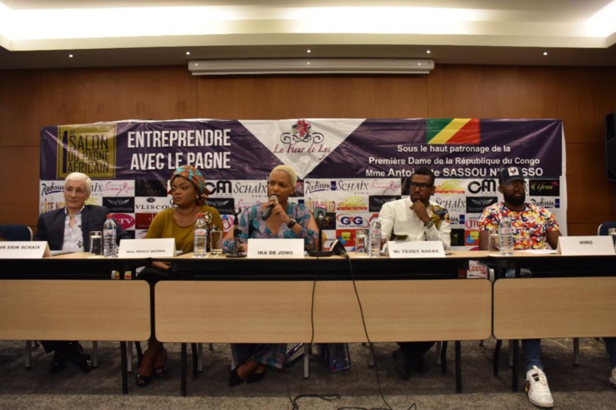 Les animateurs de la conférence de presse. Les animateurs de la conférence de presse.