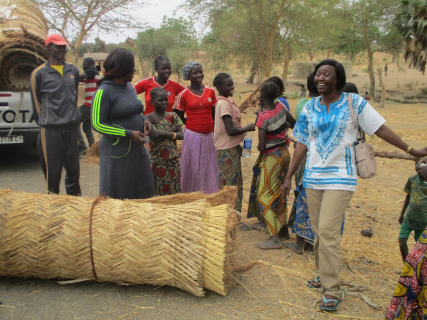 La présidente de l’AFDS, Député Eugénie Mbainaye, son Secrétaire Mbailao Aspro et sa Trésorière  Claudine Mbainaye, en route vers Doman-Tapol pour lancer officiellement les activités de l’AFDS.