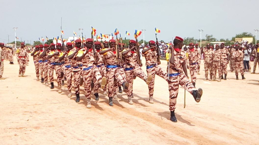 En images : défilé militaire du 11 août à Abéché En images : défilé militaire du 11 août à Abéché
