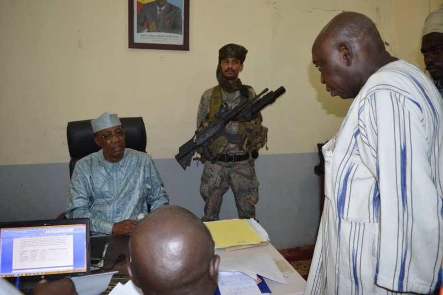 Voyage du chef de l'Etat à Sarh : Déby endort les populations du Moyen Chari Voyage du chef de l'Etat à Sarh : Déby endort les populations du Moyen Chari