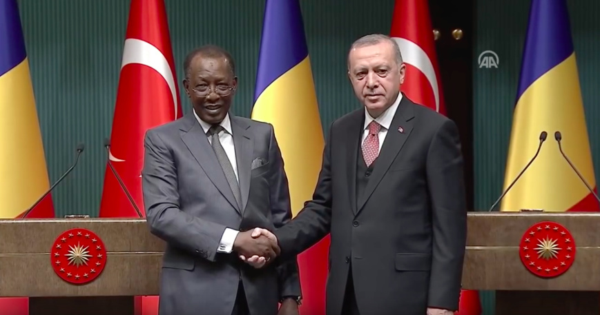 Poignée de main entre les présidents Idriss Déby et Recep Tayyip Erdogan. © A.A. Poignée de main entre les présidents Idriss Déby et Recep Tayyip Erdogan. © A.A.