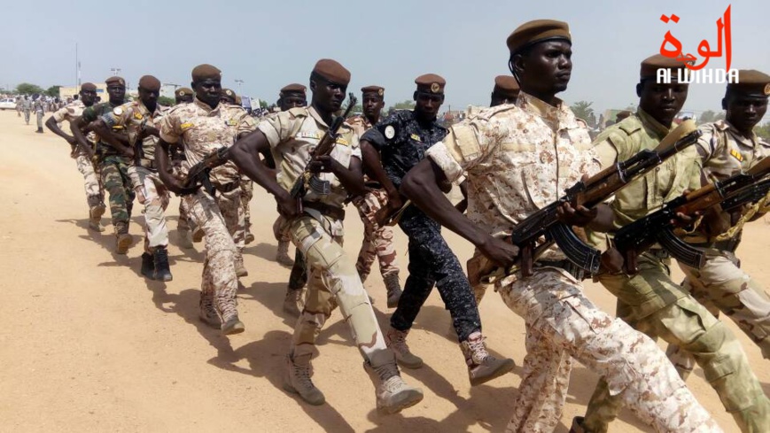 Des militaires tchadiens lors d'un défilé. © Alwihda Info