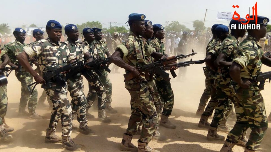 Des militaires tchadiens lors d'un défilé à Abéché. © Alwihda Info