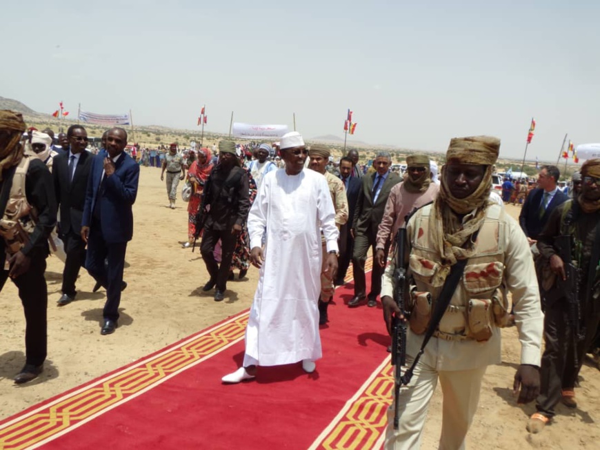 En images : visite du président de la République à Abéché