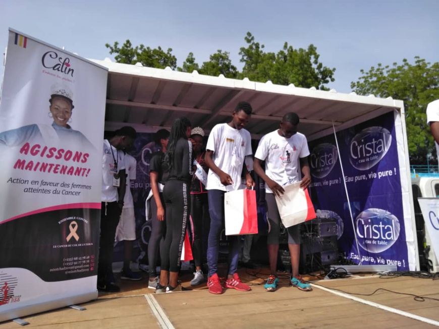 Miss Tchad 2019 s'engage en faveur des victimes du cancer du col de l'utérus. © Alwihda Info Miss Tchad 2019 s'engage en faveur des victimes du cancer du col de l'utérus. © Alwihda Info