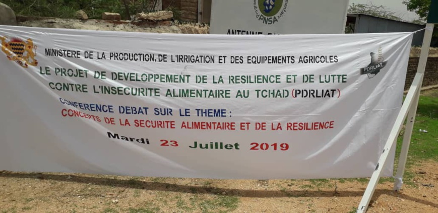 Conférence-débat à Abéché, Tchad. © Alwihda Info
