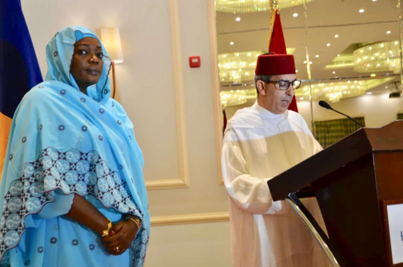 La secrétaire d'Etat aux Affaires étrangères, Achta Saleh Damane et l’ambassadeur du Maroc au Tchad, Abdellatif Erroja. © Alwihda Info