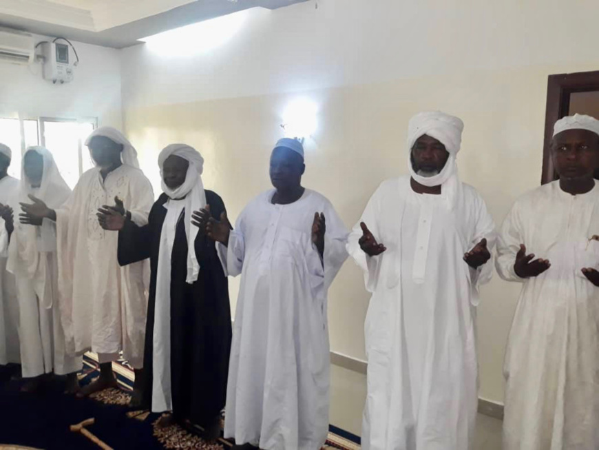 Tchad : le nouveau Sultan du Ouaddaï, Chérif Abdelhadi appelle à l'unité. © Alwihda Info Tchad : le nouveau Sultan du Ouaddaï, Chérif Abdelhadi appelle à l'unité. © Alwihda Info