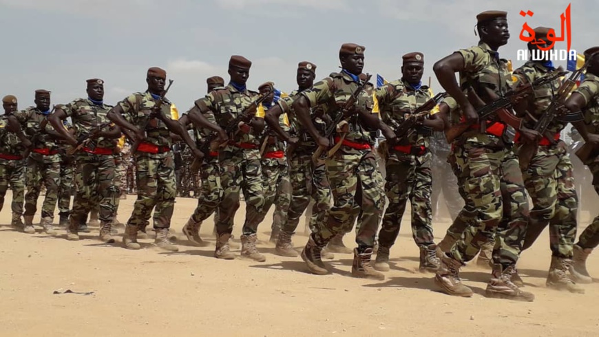 Tchad : imposant défilé militaire à Abéché Tchad : imposant défilé militaire à Abéché