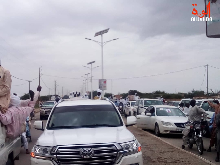 Tchad : le Sultan Chérif Abdelhadi accueilli à Abéché. © Alwihda Info Tchad : le Sultan Chérif Abdelhadi accueilli à Abéché. © Alwihda Info