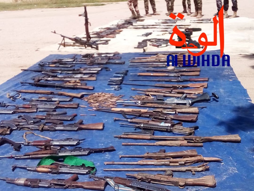 Tchad : une centaine d'armes de guerre saisies dont un lance-roquettes au Ouaddaï. © Alwihda Info