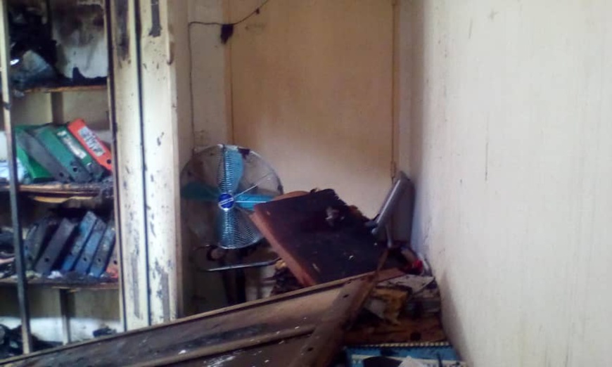 Tchad : des bureaux administratifs ravagés par un incendie à Moundou. © Alwihda Info Tchad : des bureaux administratifs ravagés par un incendie à Moundou. © Alwihda Info