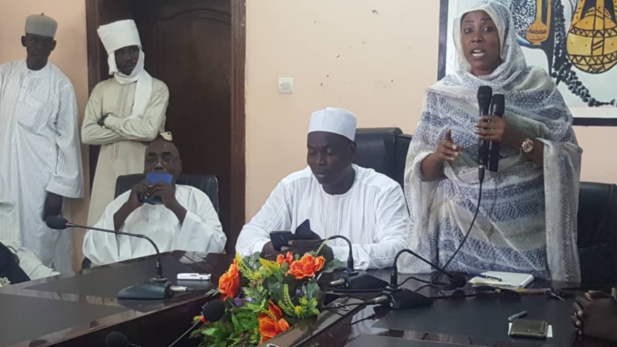 Caravane de sensibilisation sur la scolarisation des jeunes filles à N'Djamena. © Alwihda Info Caravane de sensibilisation sur la scolarisation des jeunes filles à N'Djamena. © Alwihda Info