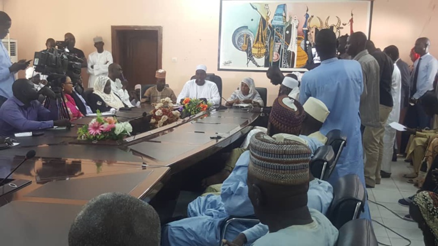 Caravane de sensibilisation sur la scolarisation des jeunes filles à N'Djamena. © Alwihda Info