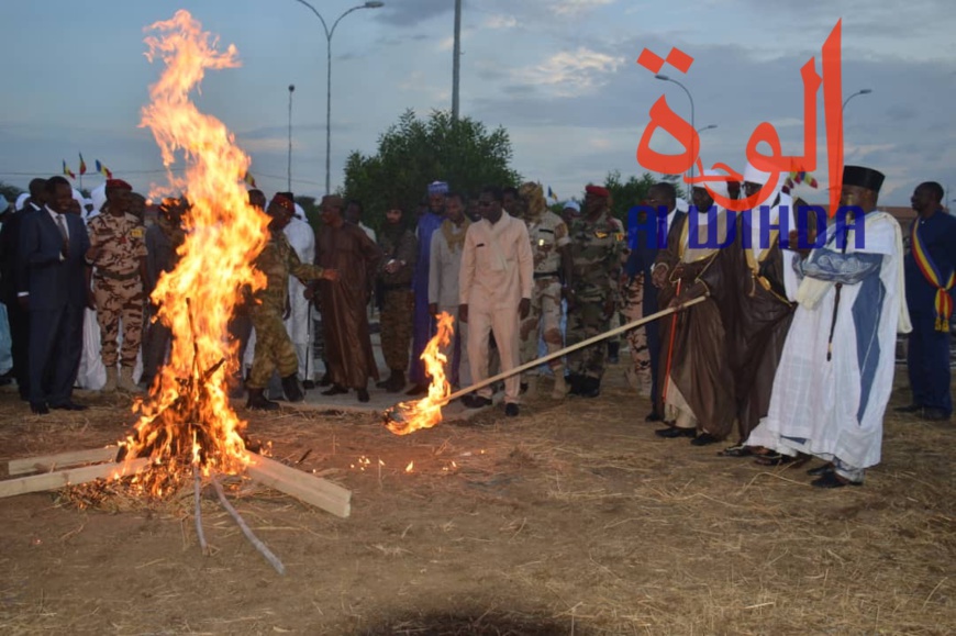 Tchad : plus de 2000 armes de guerre présentées au chef de l'Etat. © Alwihda Info Tchad : plus de 2000 armes de guerre présentées au chef de l'Etat. © Alwihda Info