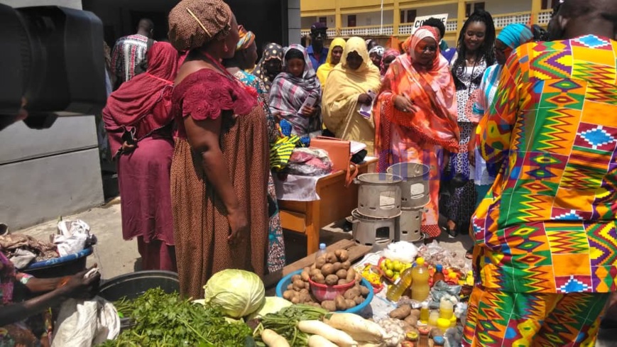 Tchad : le secteur informel féminin à l'honneur de la foire agro-pastorale. © Alwihda Info Tchad : le secteur informel féminin à l'honneur de la foire agro-pastorale. © Alwihda Info