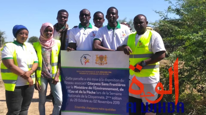 Tchad : contre la désertification, le milieu associatif se met à contribution. © Alwihda Info Tchad : contre la désertification, le milieu associatif se met à contribution. © Alwihda Info