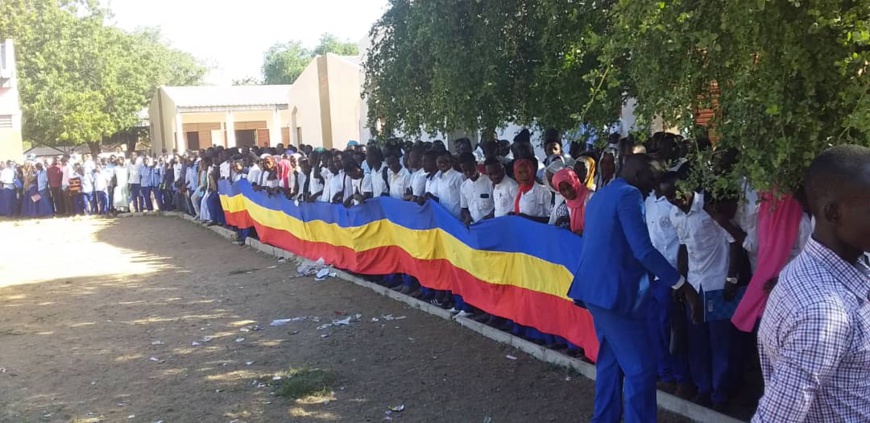 Tchad : à Ati, des actes citoyens de ramassage d'ordures et nettoyage de rues. © Alwihda Info Tchad : à Ati, des actes citoyens de ramassage d'ordures et nettoyage de rues. © Alwihda Info