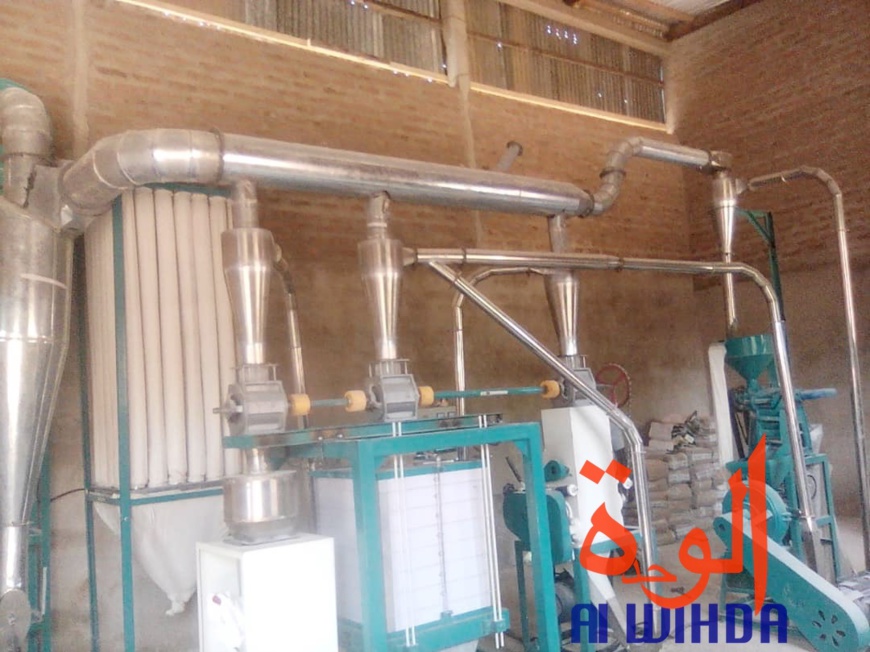 Tchad : à Moundou, trois amis lancent une usine de transformation de maïs. © Alwihda Info Tchad : à Moundou, trois amis lancent une usine de transformation de maïs. © Alwihda Info