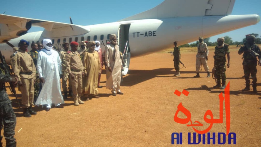 Tchad - état d'urgence : les ministres de la défense et de l'administration à Goz Beida (vidéo)