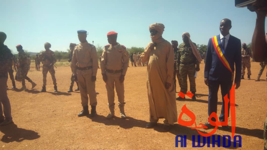 Tchad - état d'urgence : les ministres de la défense et de l'administration à Goz Beida (vidéo)