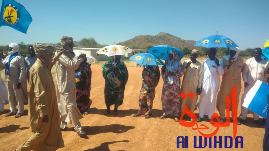 Tchad - état d'urgence : les ministres de la défense et de l'administration à Goz Beida (vidéo)