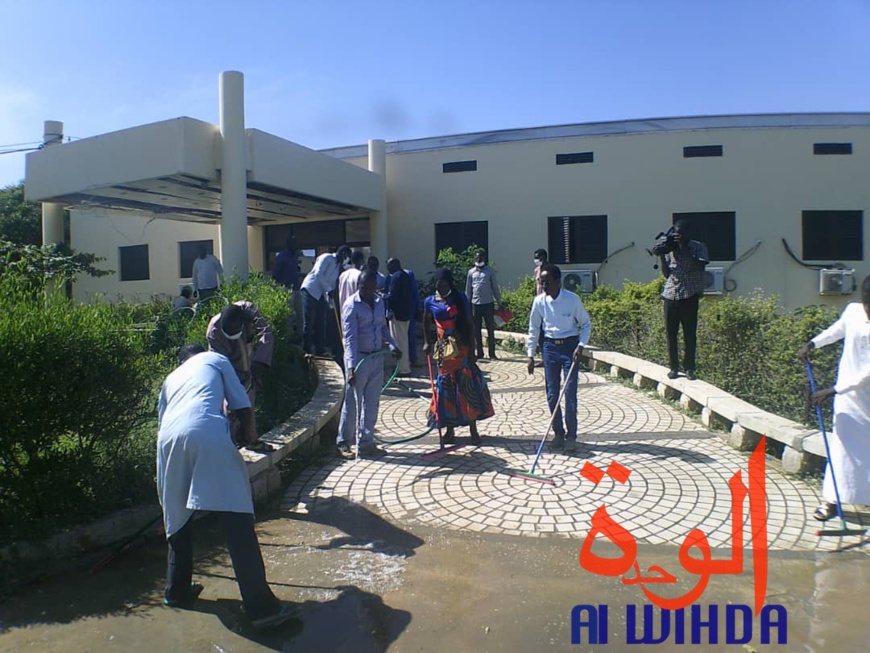 Tchad : une opération de salubrité à l'hôpital de la liberté Tchad : une opération de salubrité à l'hôpital de la liberté