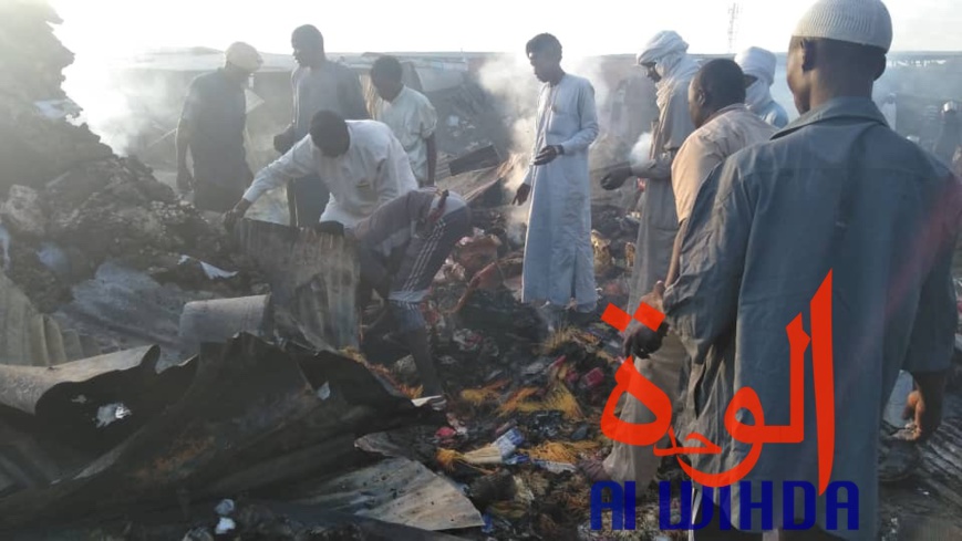 Tchad : scène de désolation au marché de Dembé ce matin après l'incendie Tchad : scène de désolation au marché de Dembé ce matin après l'incendie