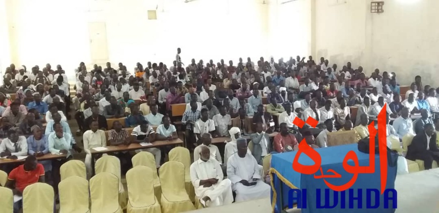 "Le Tchad des Lacs" : des chercheurs restituent leurs travaux à l'Université d'Ati. © Alwihda Info "Le Tchad des Lacs" : des chercheurs restituent leurs travaux à l'Université d'Ati. © Alwihda Info