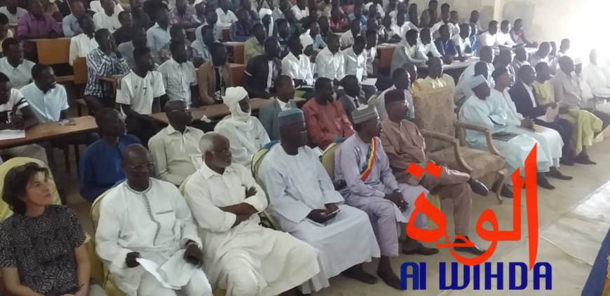 "Le Tchad des Lacs" : des chercheurs restituent leurs travaux à l'Université d'Ati. © Alwihda Info "Le Tchad des Lacs" : des chercheurs restituent leurs travaux à l'Université d'Ati. © Alwihda Info