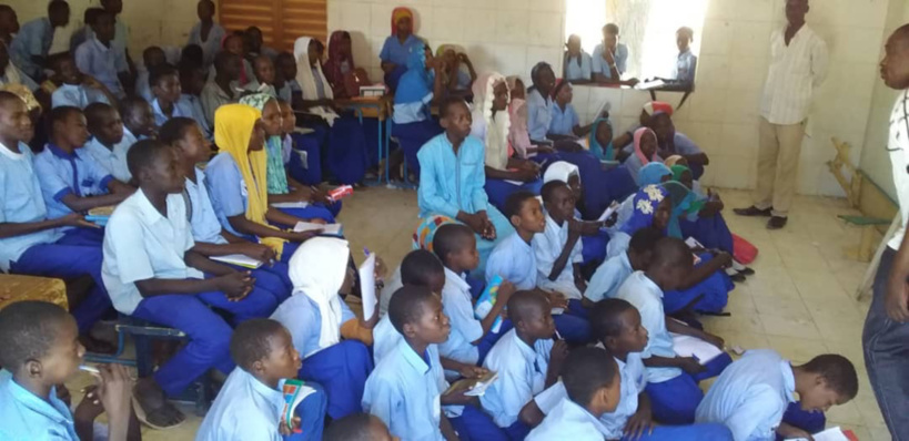 Tchad : des bancs offerts à une classe de 6e d’un collège à Ati Tchad : des bancs offerts à une classe de 6e d’un collège à Ati