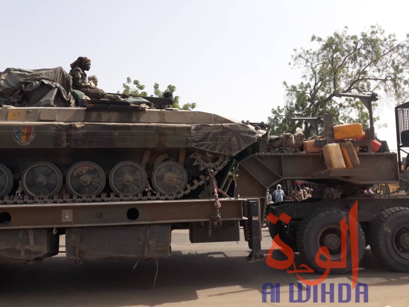 Tchad : une colonne de l'armée en provenance de Kousseri se dirige vers le Sud. © Alwihda Info Tchad : une colonne de l'armée en provenance de Kousseri se dirige vers le Sud. © Alwihda Info