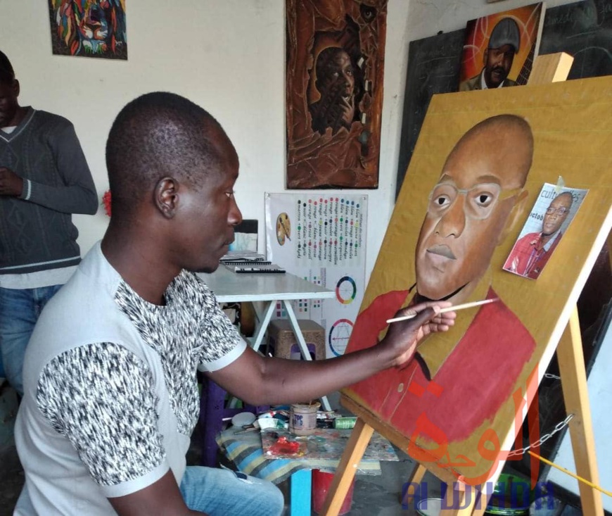 Tchad : Djimira, l'artiste peintre qui veut valoriser la discipline des beaux-arts Tchad : Djimira, l'artiste peintre qui veut valoriser la discipline des beaux-arts